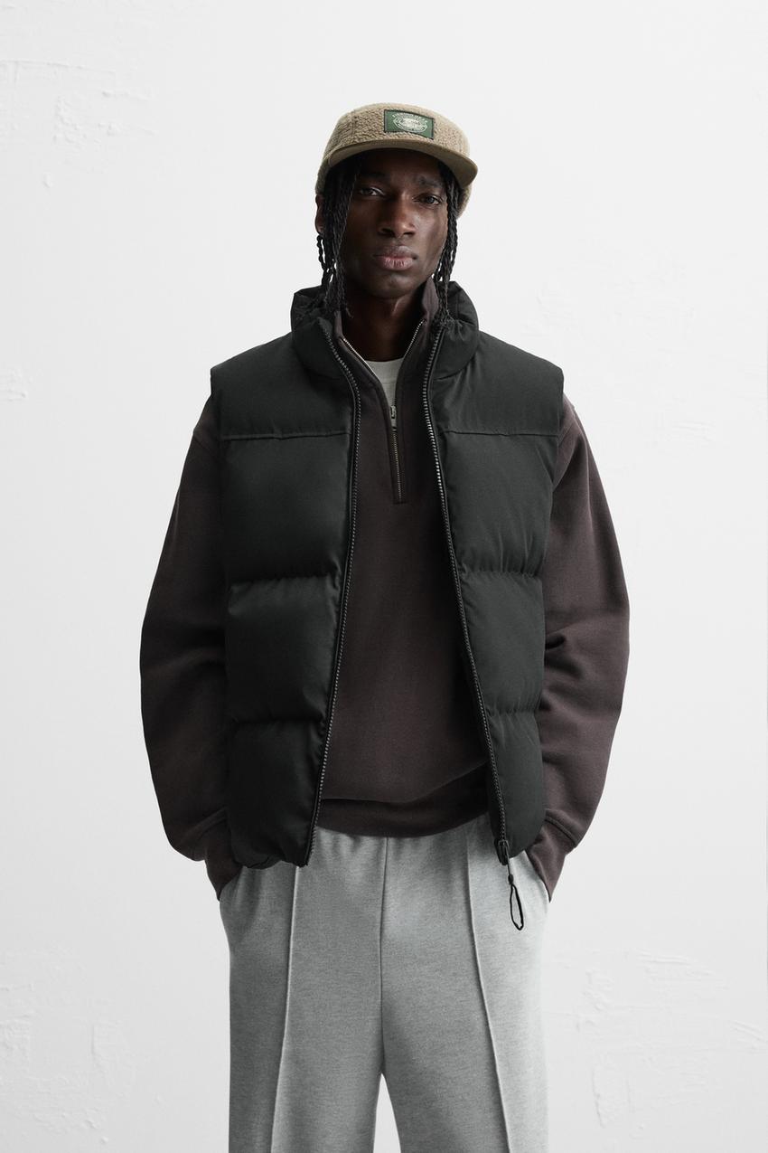 BLACK SLEEVELESS DOWN JACKET