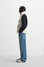 WHITE SLEEVELESS DOWN JACKET