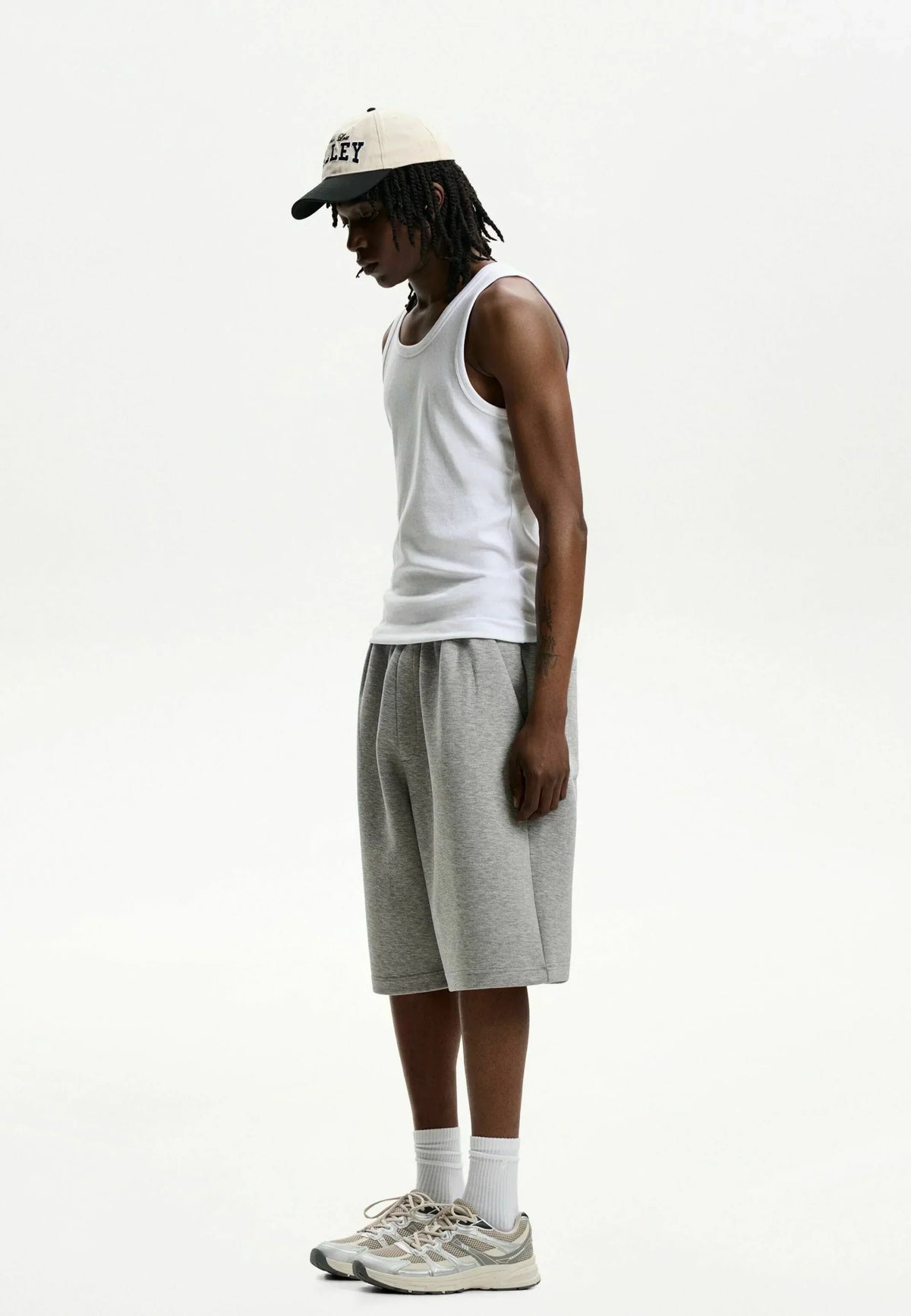 gray jogging shorts