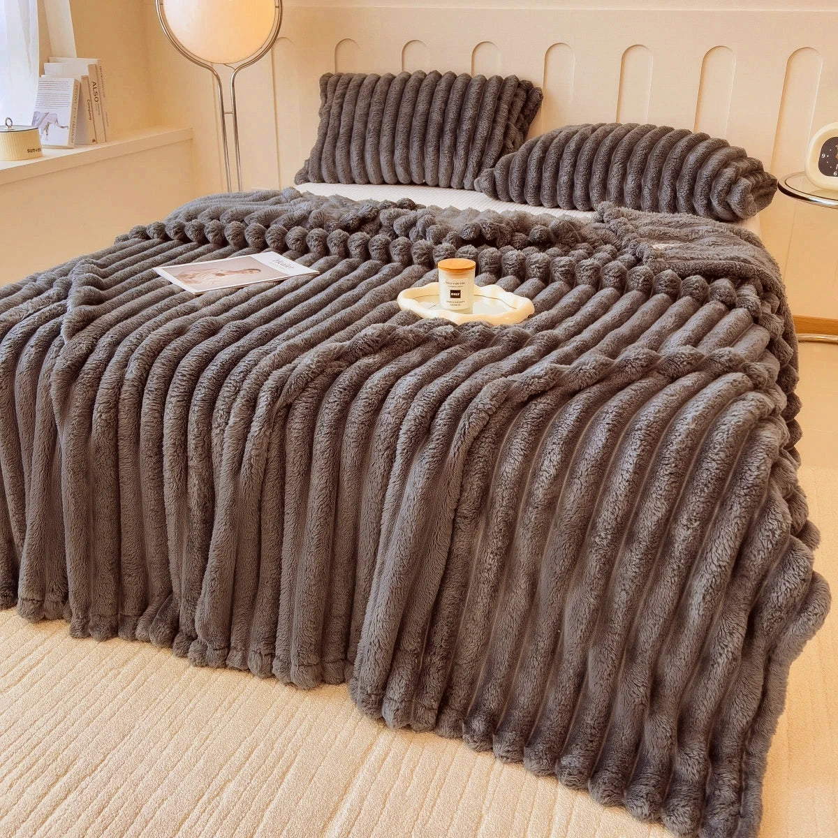 Plaid Douillet Rayures Texturées — Confort Cocooning Salon